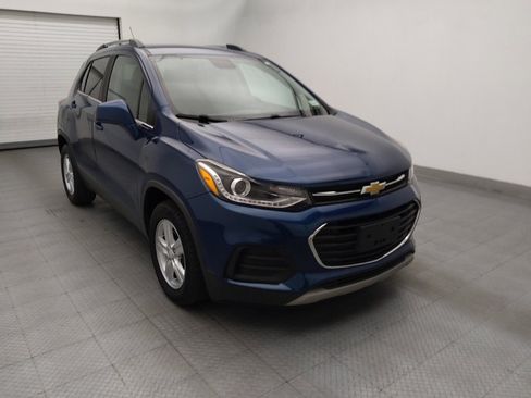 Used 2020 Chevrolet Trax LT FWD image 13