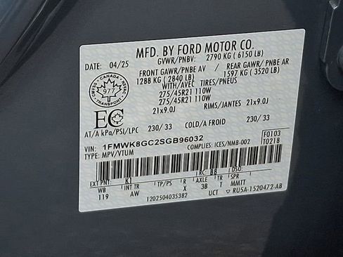 Used 2025 Ford Explorer ST image 29