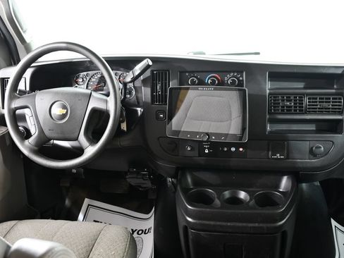 Used 2018 Chevrolet Express 2500 w/ Driver Convenience Package RWD image 8