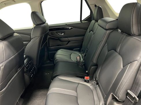 New 2025 Honda Pilot Touring image 36