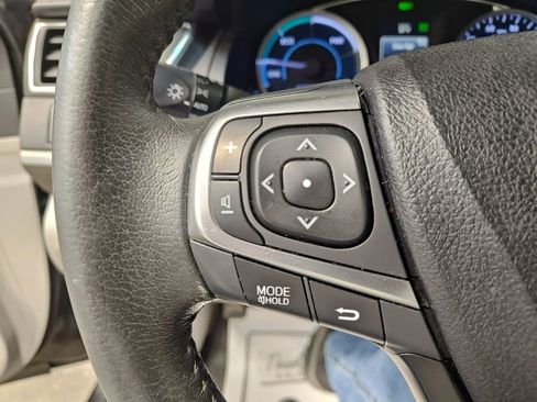 Used 2017 Toyota Camry XLE image 30