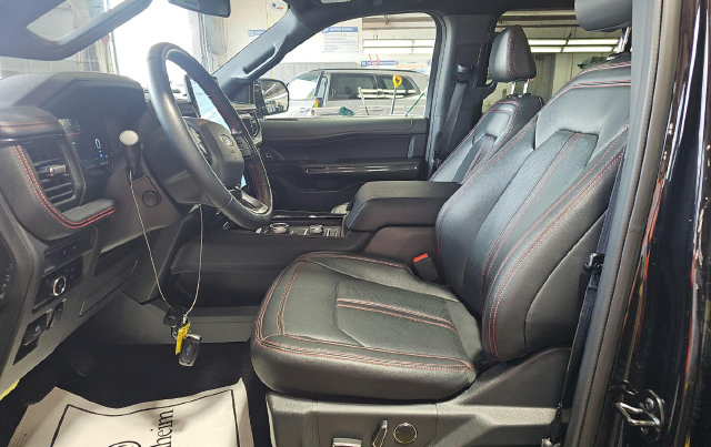 Used 2023 Ford Expedition Max Limited AWD/4WD image 5