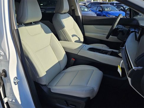 New 2025 Nissan Murano SL image 13