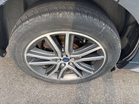 Used 2019 Ford Edge Titanium w/ Equipment Group 301A AWD/4WD image 13