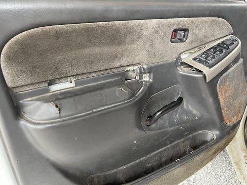 Used 2003 Chevrolet Silverado 2500 LS image 52