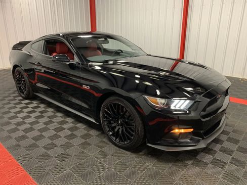 Used 2017 Ford Mustang GT w/ GT Performance Package image 5