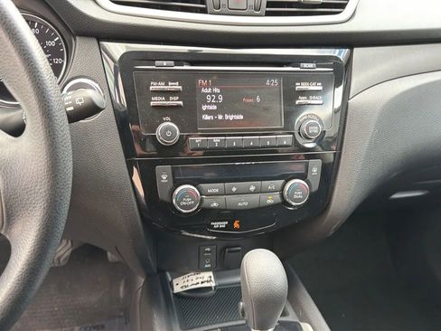 Used 2015 Nissan Rogue SV AWD/4WD image 11