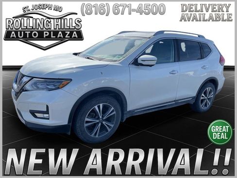 Used 2017 Nissan Rogue SL w/ SL Premium Package image 1