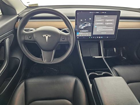 Used 2020 Tesla Model 3 Standard Range image 18