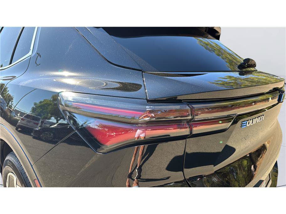 Used 2024 Chevrolet Equinox EV LT FWD image 11