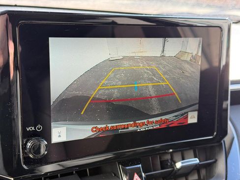 Used 2023 Toyota Corolla Cross XLE image 21