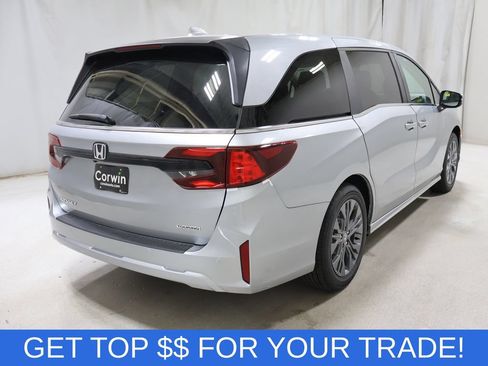 New 2026 Honda Odyssey Touring image 4
