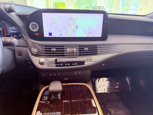 Used 2024 Lexus LS 500 w/ Interior Upgrade Package RWD image 24