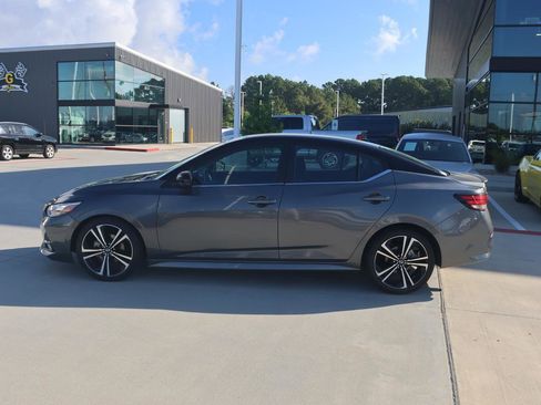 Used 2020 Nissan Sentra SR image 2