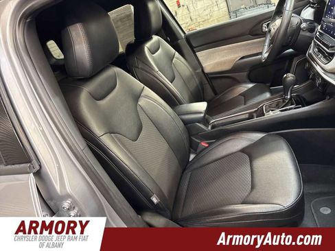 Used 2024 Jeep Compass Latitude image 37