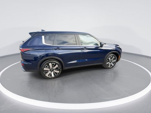 New 2026 Mitsubishi Outlander SE image 3