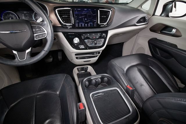 Used 2018 Chrysler Pacifica Touring-L Plus FWD image 9
