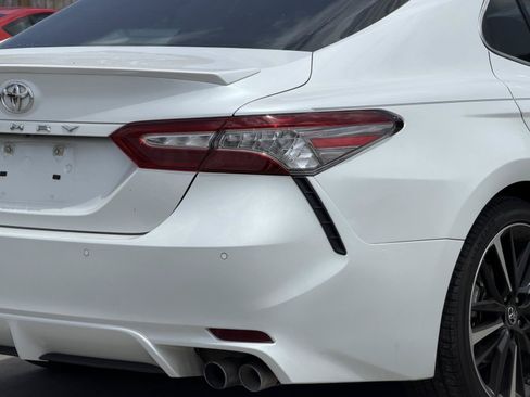 Used 2018 Toyota Camry XSE FWD image 7