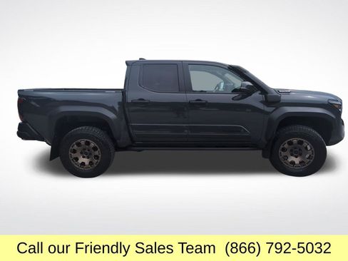 Used 2024 Toyota Tacoma 4x4 Double Cab Hybrid image 7