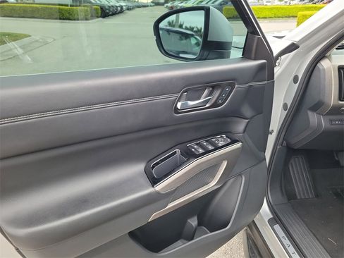 Used 2024 Nissan Pathfinder Platinum w/ Cargo Package image 23