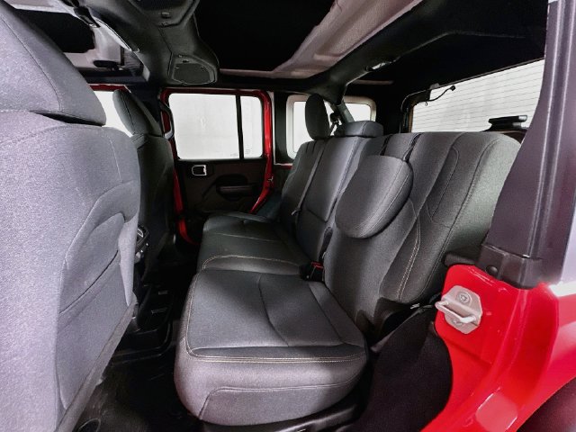 Used 2024 Jeep Wrangler Unlimited AWD/4WD image 25
