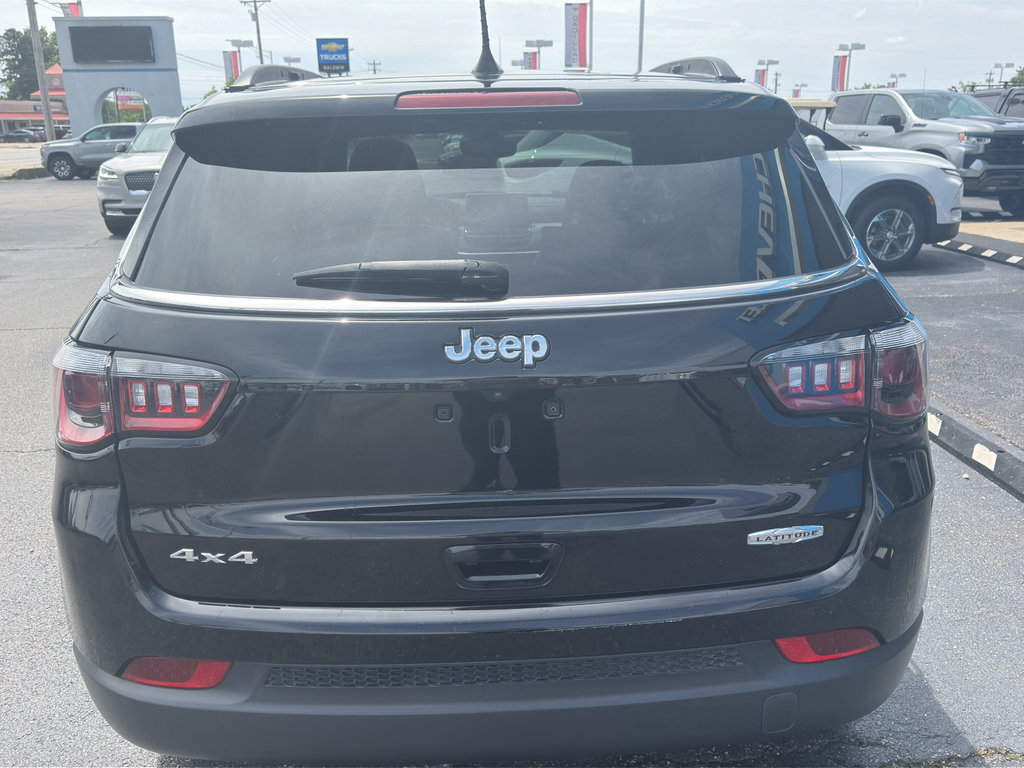Used 2023 Jeep Compass Latitude w/ Sun and Sound Group AWD/4WD image 5