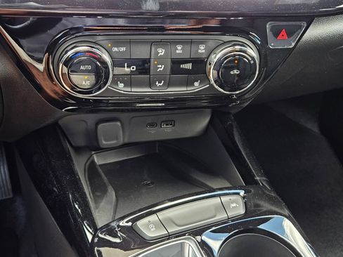 New 2026 Chevrolet Trax RS w/ Sunroof Package FWD image 20