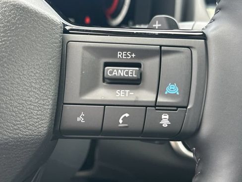 Used 2025 Nissan Rogue SL w/ SL Premium Package FWD image 22