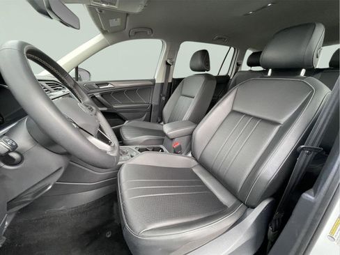 Used 2023 Volkswagen Tiguan SE AWD/4WD image 13