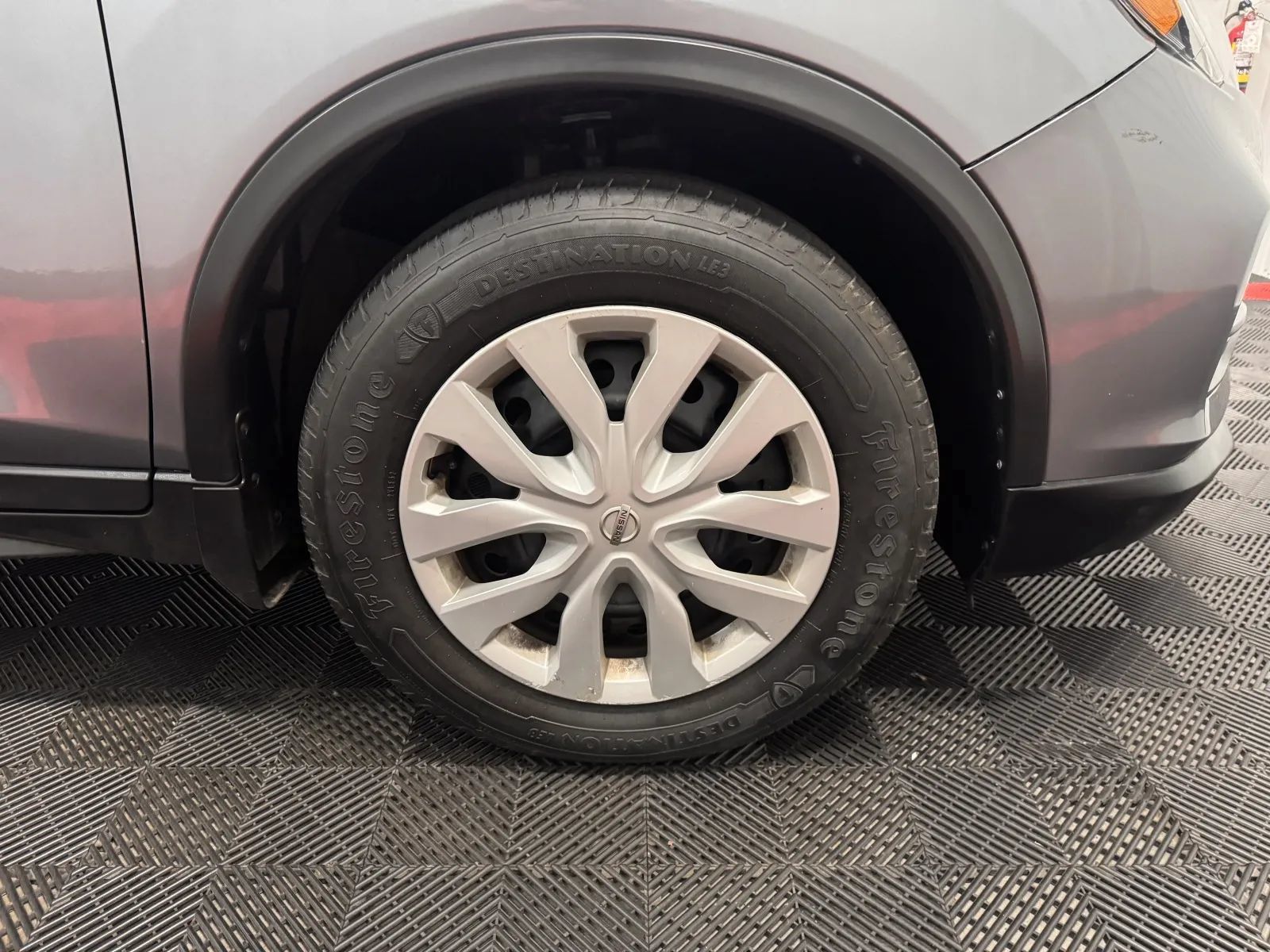 Used 2020 Nissan Rogue S FWD image 17