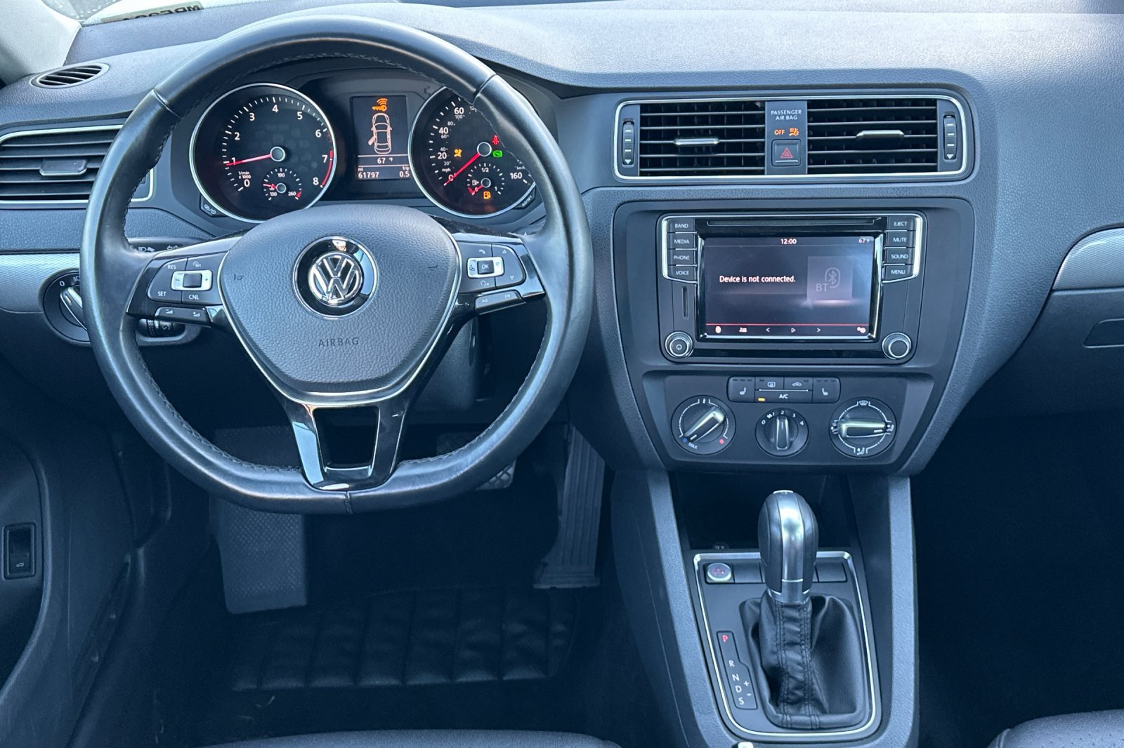Used 2017 Volkswagen Jetta SE FWD image 13