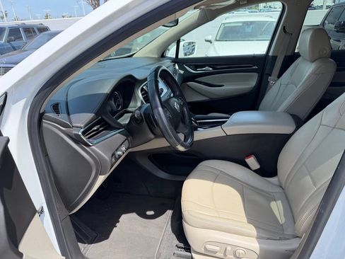 Used 2019 Buick Enclave Essence FWD image 4