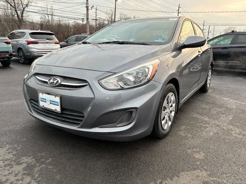 Used 2016 Hyundai Accent SE image 3