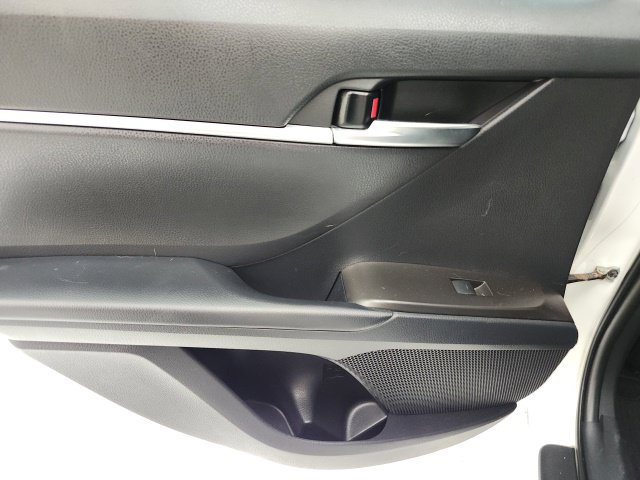 Certified 2022 Toyota Camry SE FWD image 9