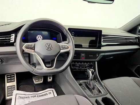Used 2025 Volkswagen Jetta Sport FWD image 10
