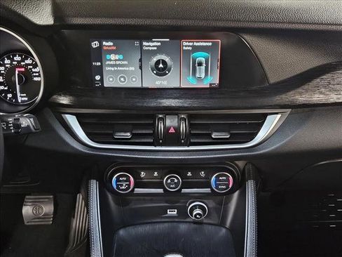 Used 2020 Alfa Romeo Stelvio w/ Nero Edizione image 14