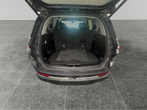 Used 2023 Jeep Grand Cherokee L Limited w/ Luxury Tech Group II AWD/4WD image 13