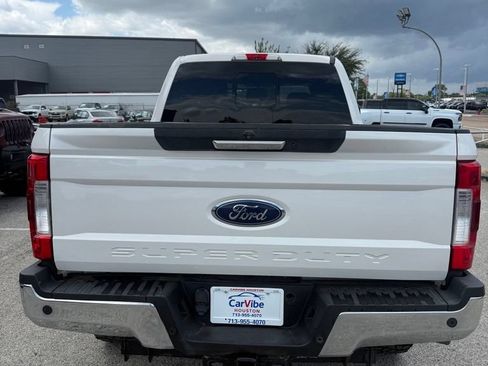 Used 2018 Ford F250 Lariat w/ Lariat Value Package AWD/4WD image 6