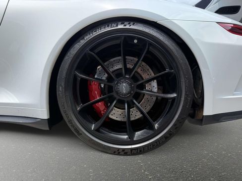 Used 2018 Porsche 911 GT3 RWD image 14