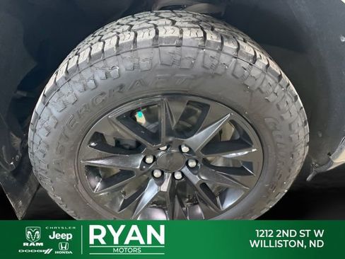 Used 2020 Chevrolet Silverado 1500 LTZ w/ LTZ Premium Package image 14