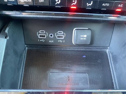 Used 2025 Jeep Grand Cherokee L Altitude AWD/4WD image 20