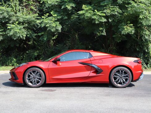 Used 2024 Chevrolet Corvette Stingray Preferred Conv w/ Battery Protection Package RWD image 9