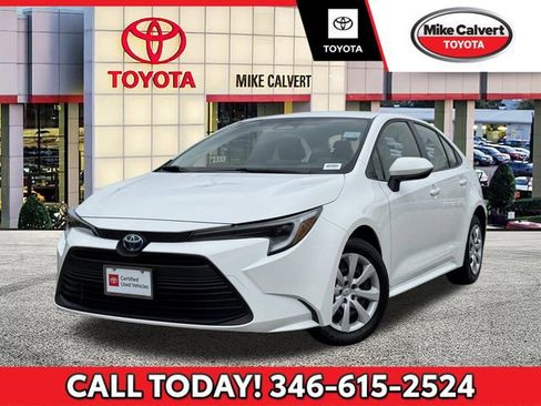 Used 2025 Toyota Corolla XLE image 1