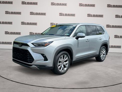 Used 2024 Toyota Grand Highlander AWD image 1