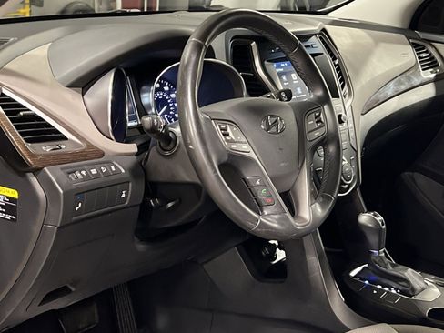 Used 2017 Hyundai Santa Fe Sport image 16