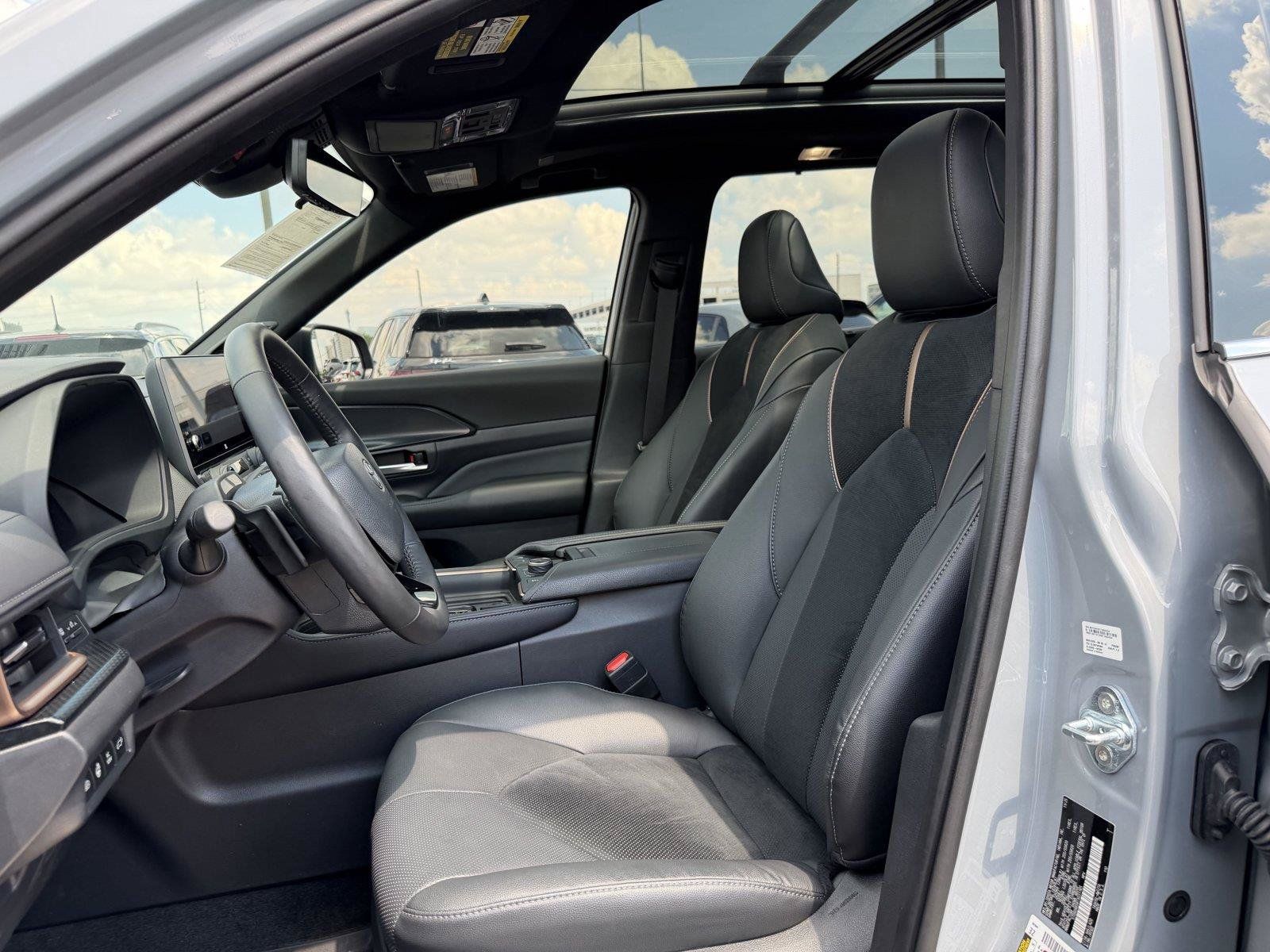 Used 2026 Toyota Grand Highlander AWD Hybrid image 15