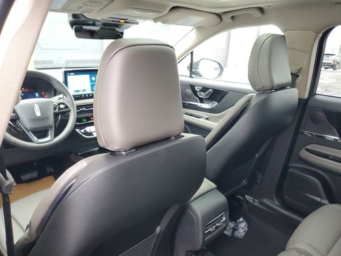 New 2026 Lincoln Corsair Premiere image 26