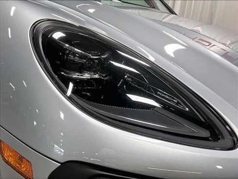 New 2026 Porsche Macan image 12