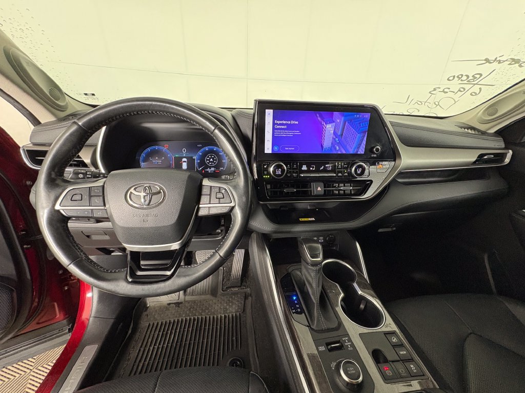 Used 2023 Toyota Highlander Limited AWD/4WD image 7
