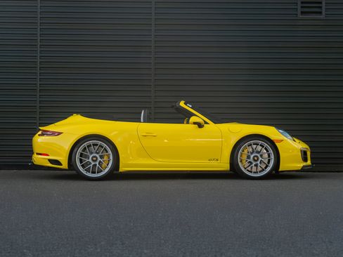 Certified 2018 Porsche 911 Carrera 4 GTS AWD/4WD image 9